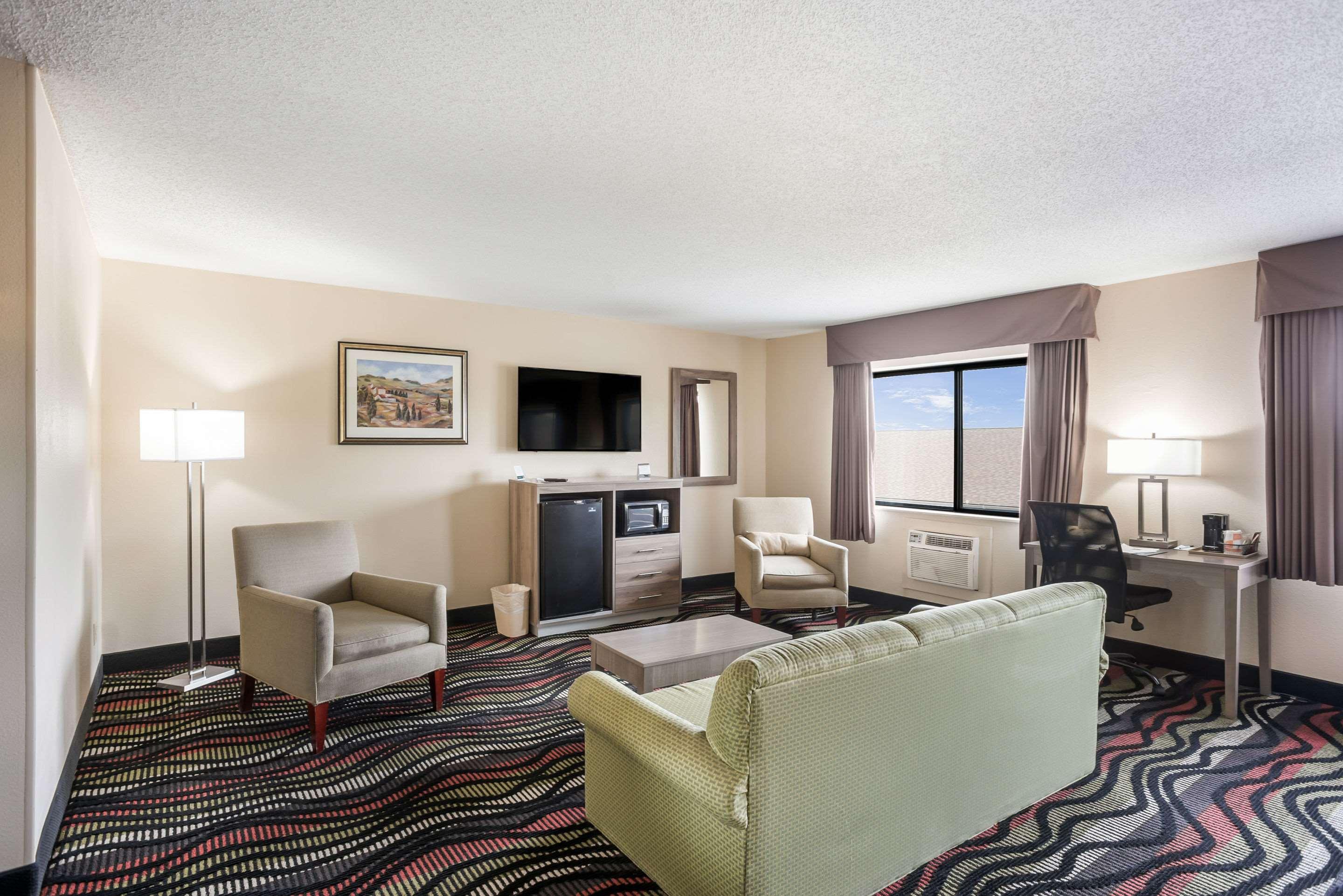 Quality Inn Cedar Rapids South Exterior photo