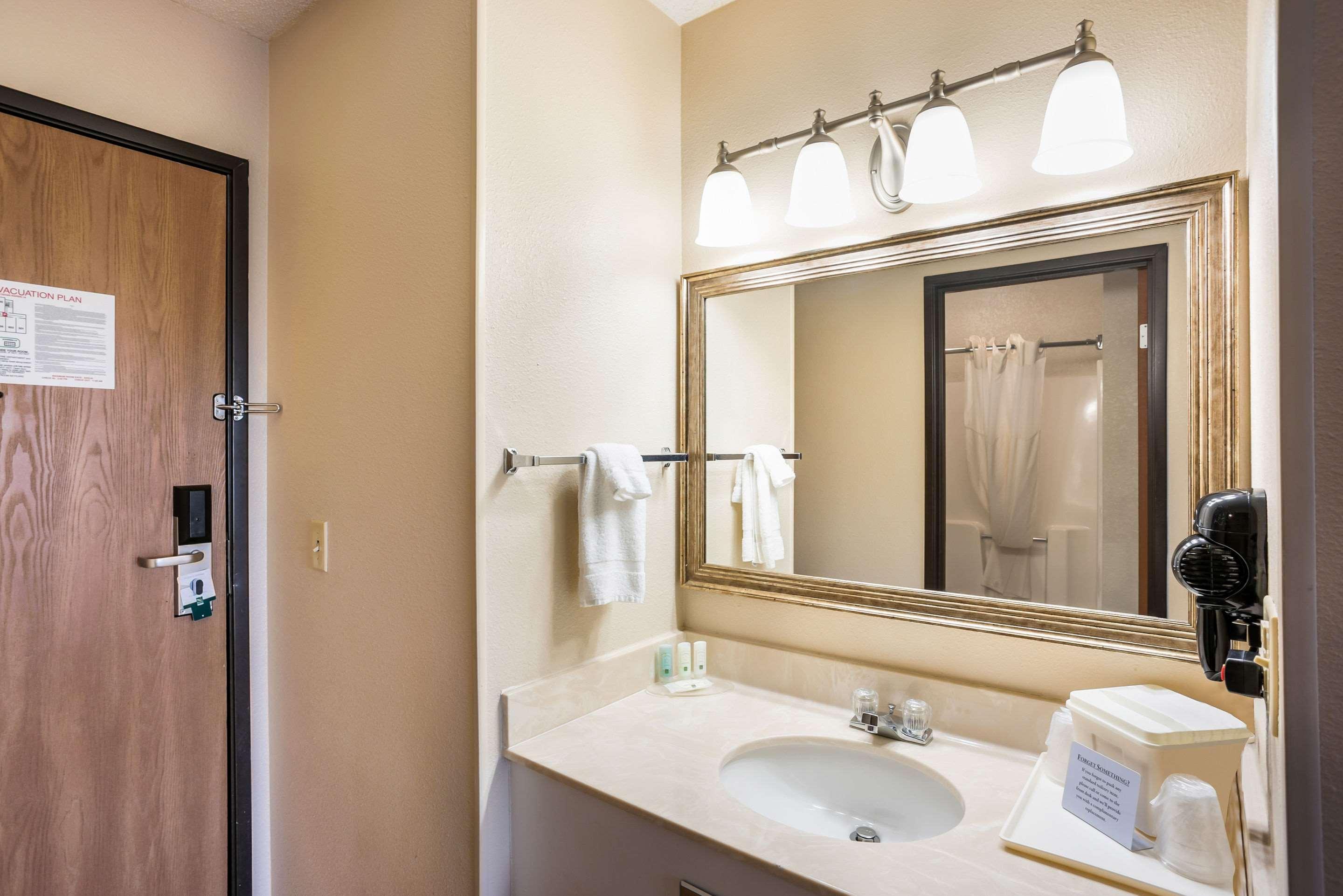 Quality Inn Cedar Rapids South Exterior photo