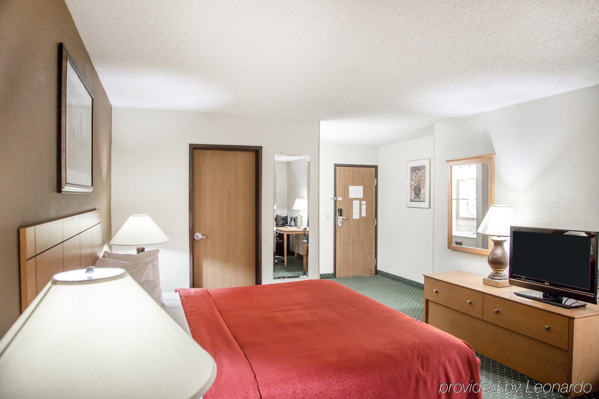 Quality Inn Cedar Rapids South Exterior photo