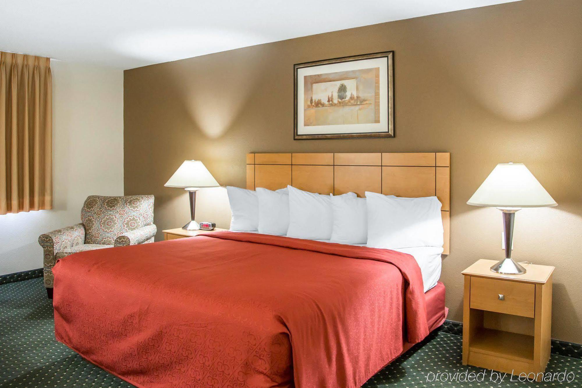 Quality Inn Cedar Rapids South Exterior photo